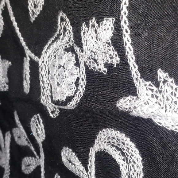 Principe embroidered Capri pants - Picture 8 of 8